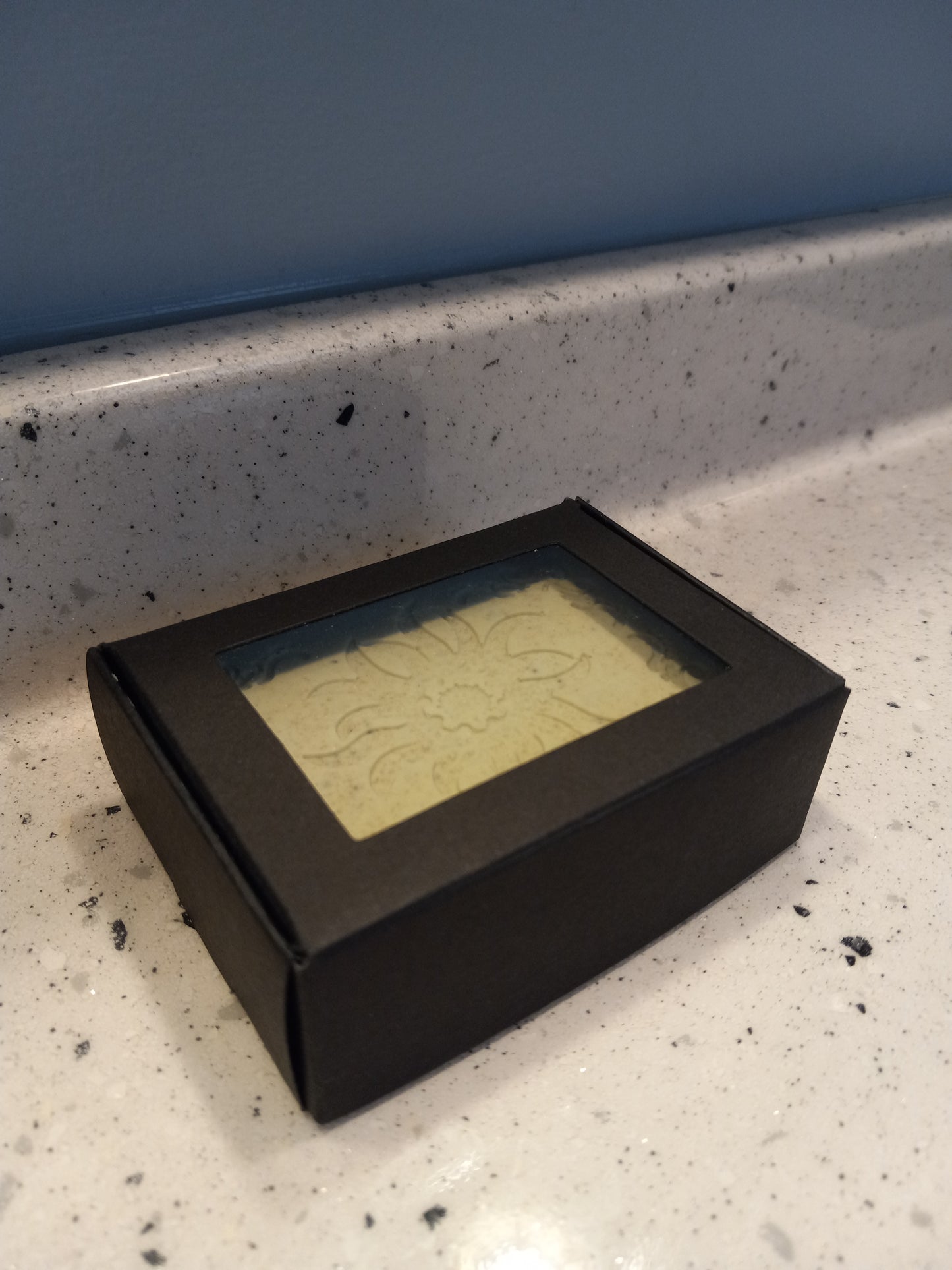 Tobacco and Bay Leaf - Hand Poured Exfoliating Oatmeal Soap