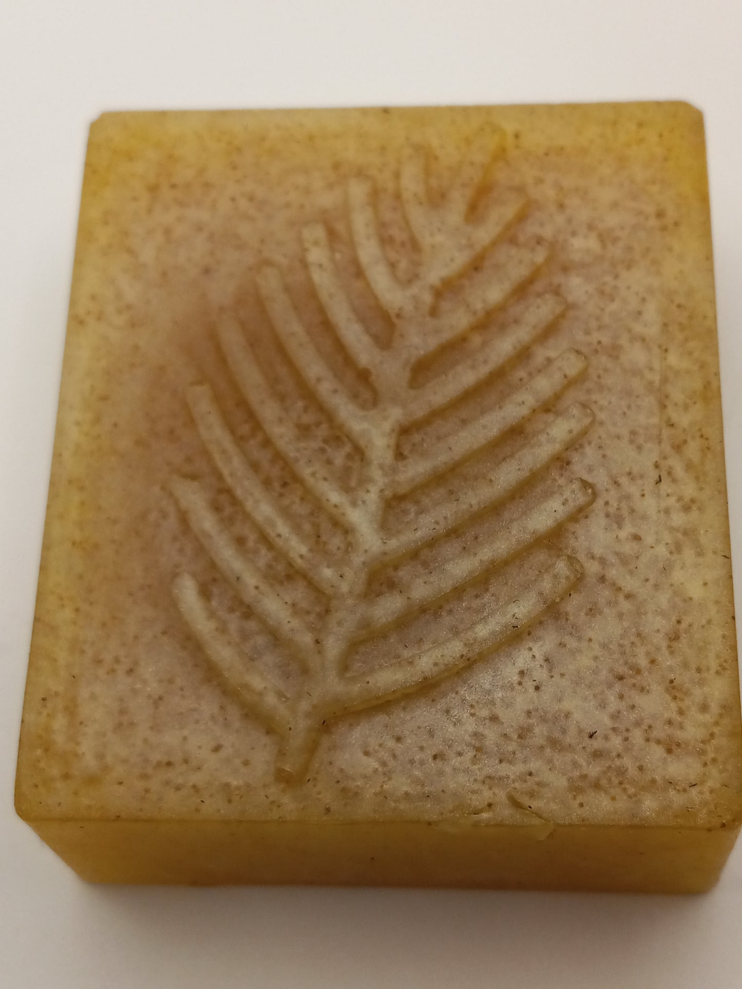 White Lily and Aloe- Hand Poured Exfoliating Honey Soap